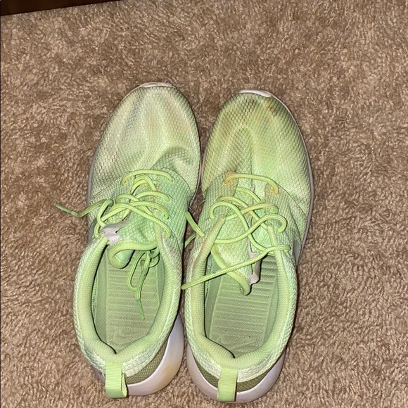 Neon Green Nike Roshe - Picture 2 of 5
